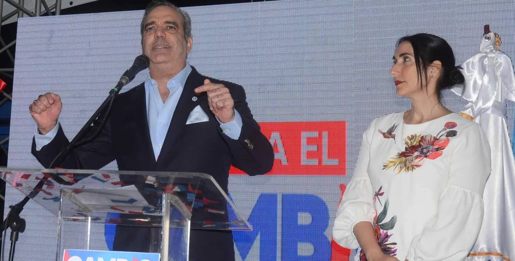 Médicos declaran recuperados a Luis Abinader y Raquel Arbaje, tras dar negativo segunda prueba