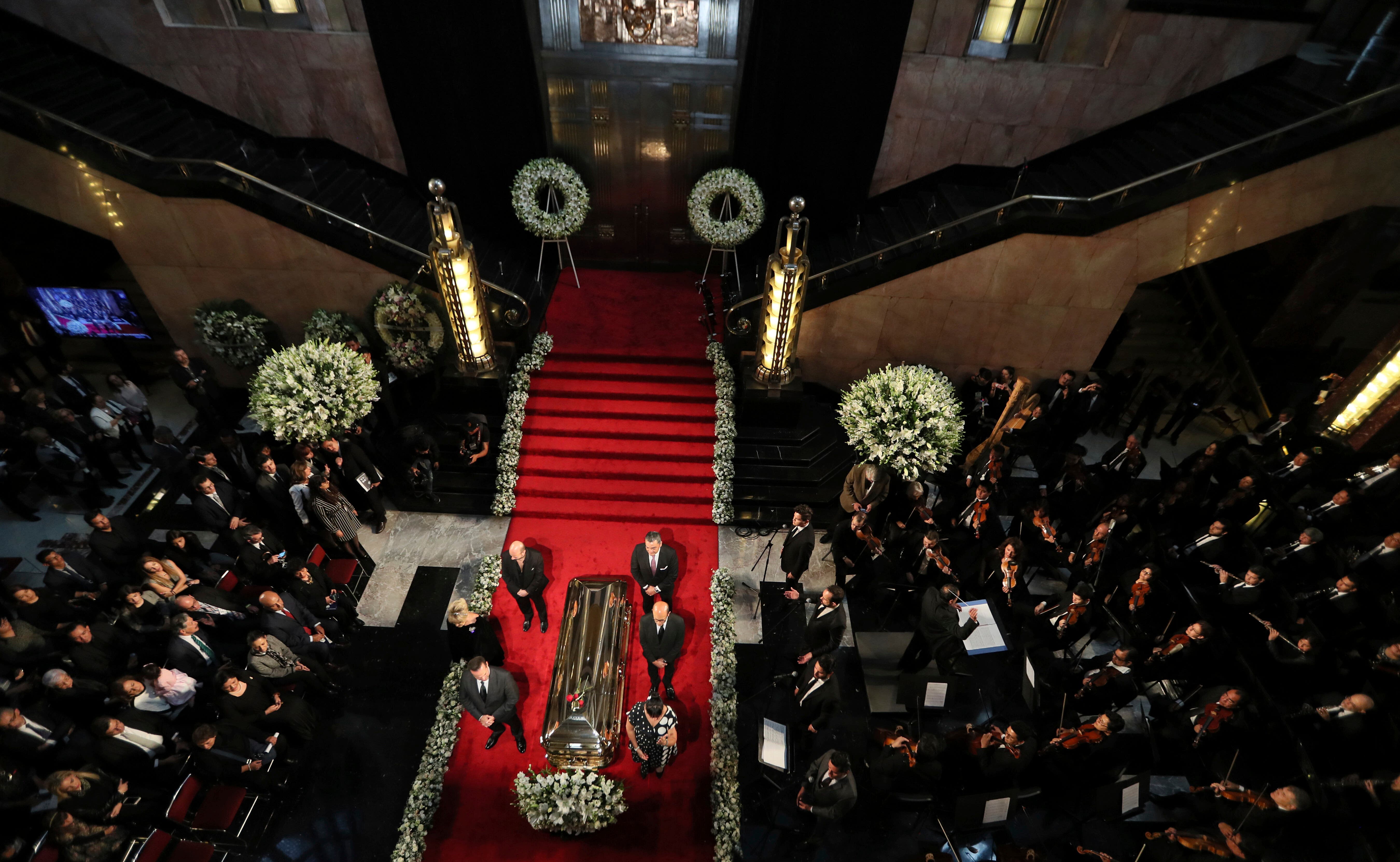 Comienza en Palacio de Bellas Artes esperado homenaje a José José en México
