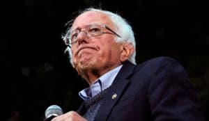 Hospitalizan al candidato demócrata Bernie Sanders por obstrucción arterial