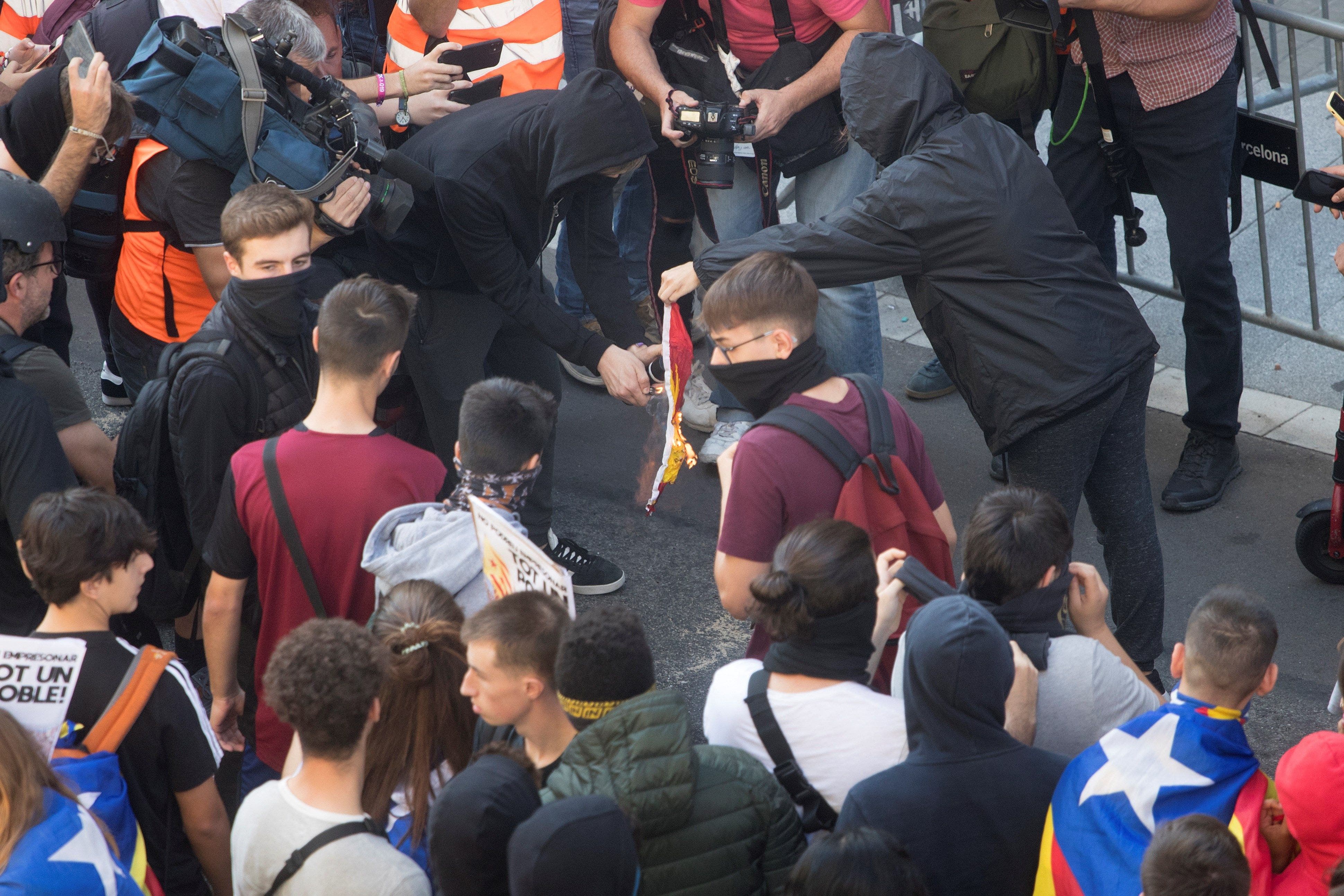33 detenidos y 96 heridos en los últimos disturbios de Cataluña