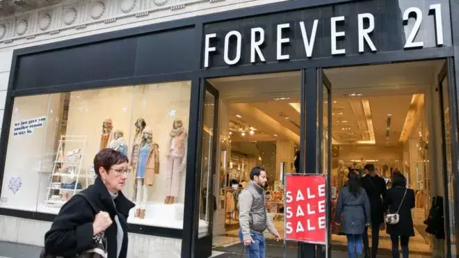 Forever 21: 3 razones que explican por qué la cadena de la moda se declaró en bancarrota en Estados Unidos