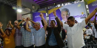 Gonzalo Castillo cierra campaña en su natal Barahona