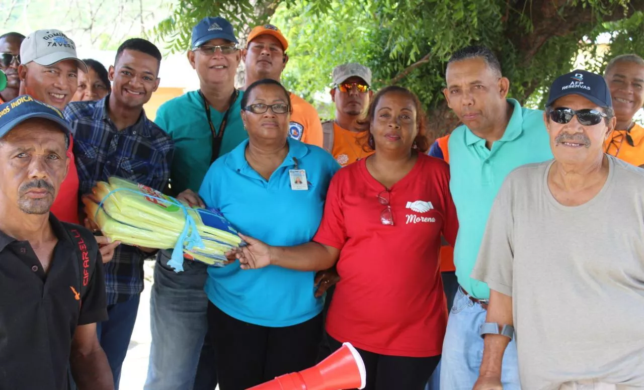 Realizan jornada de fumigación y eliminación de criaderos de mosquitos en Baní