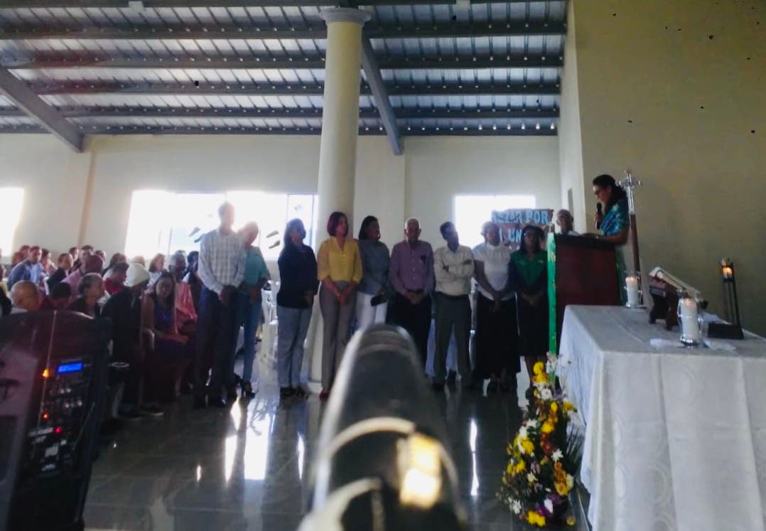 Pobladores de Tireo rechazan invernaderos proyectados por Medio Ambiente en Cruz de Cuaba