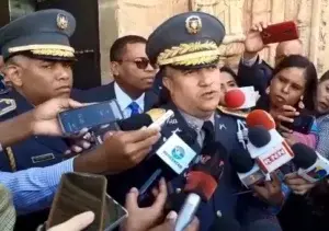 Director de la Policía y ministro de Defensa se reúnen con legisladores  