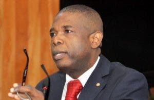 Presidente de Senado haitiano pide a Moise que “ponga su cargo sobre la mesa»