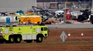 Al menos 5 muertos al estrellarse en EE.UU. un avión de la II Guerra Mundial