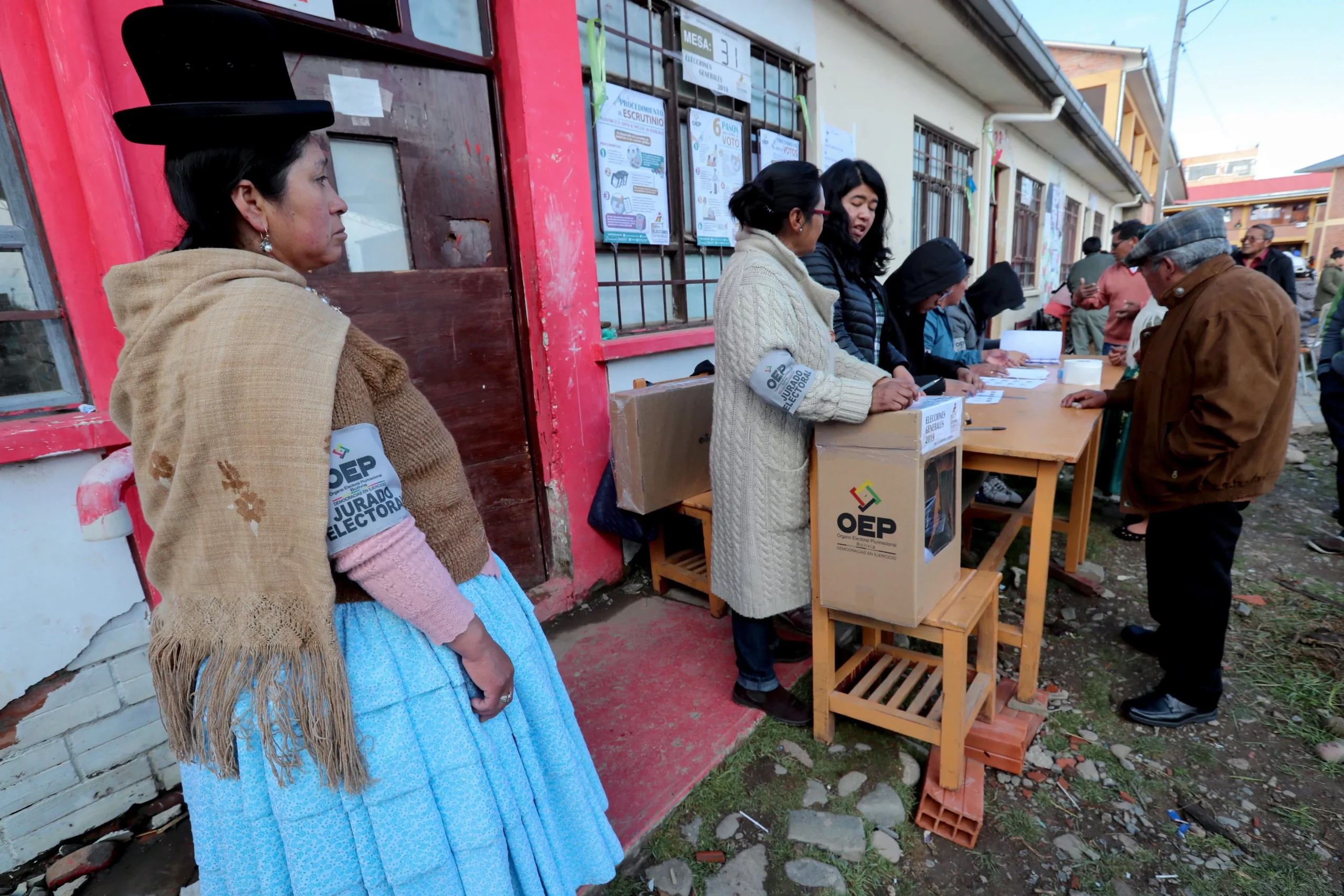 Bolivia tiene jornada electoral libre de alcohol y autos