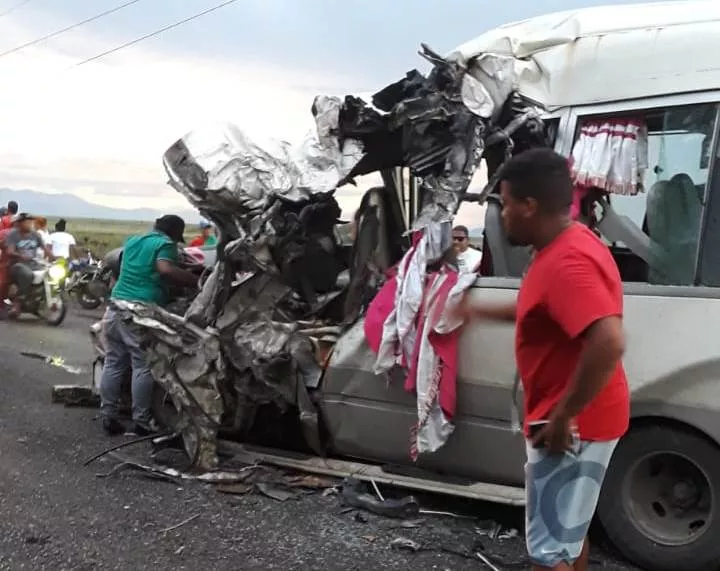 Dos muertos y varios heridos en accidente Montecristi