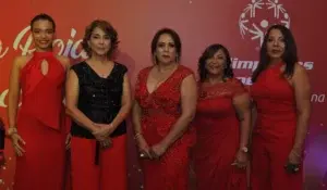 La “Gala roja por la inclusión”concita el apoyo de la sociedad