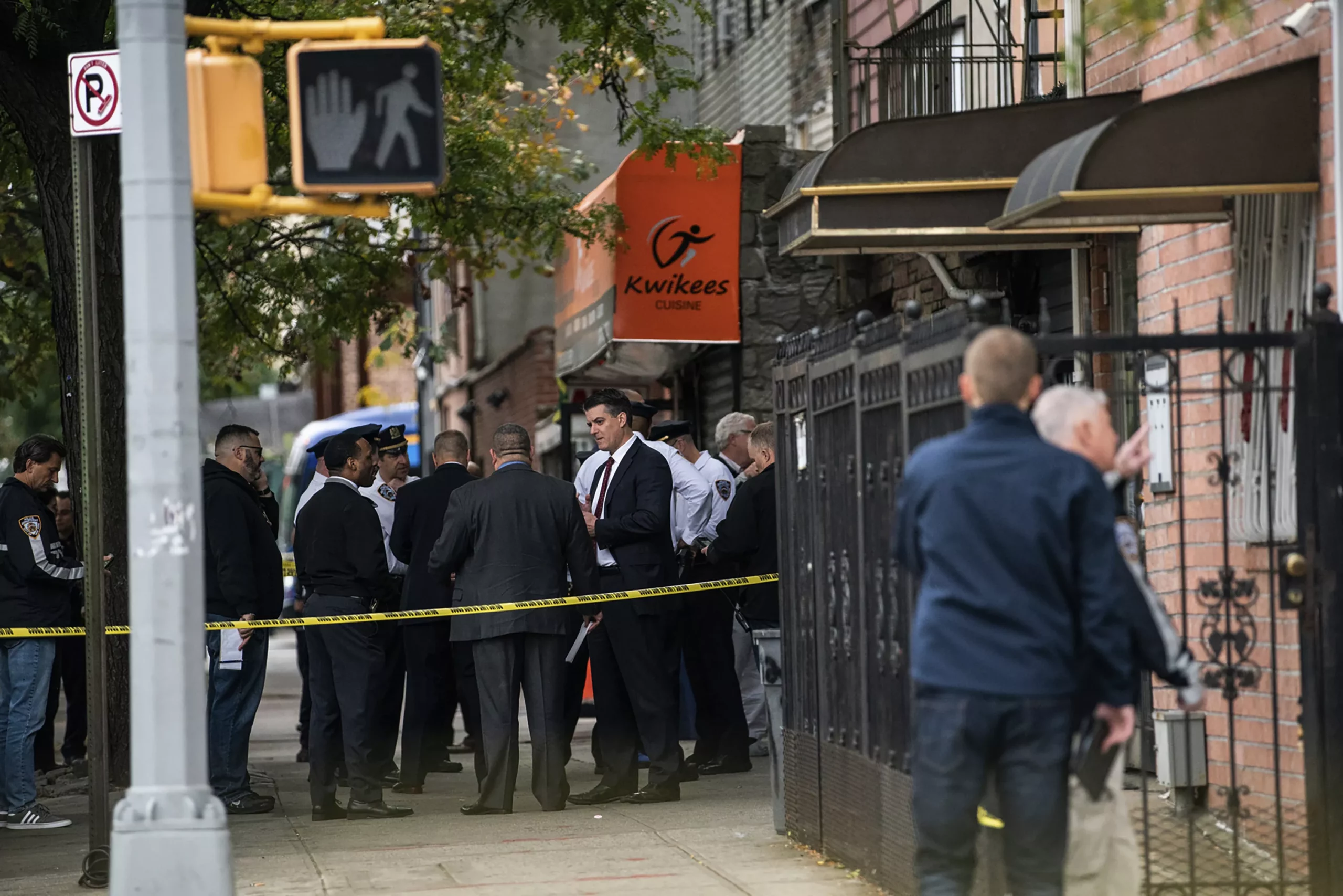 Mueren 4 personas en un tiroteo en centro de apuestas ilegal en Brooklyn