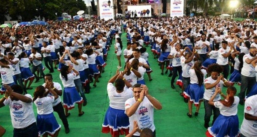 República Dominicana  establece récord Guinness bailando merengue