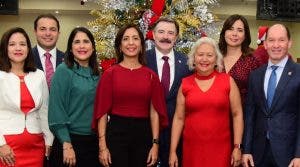 Colaboradores de Claro encienden su árbol Navidad