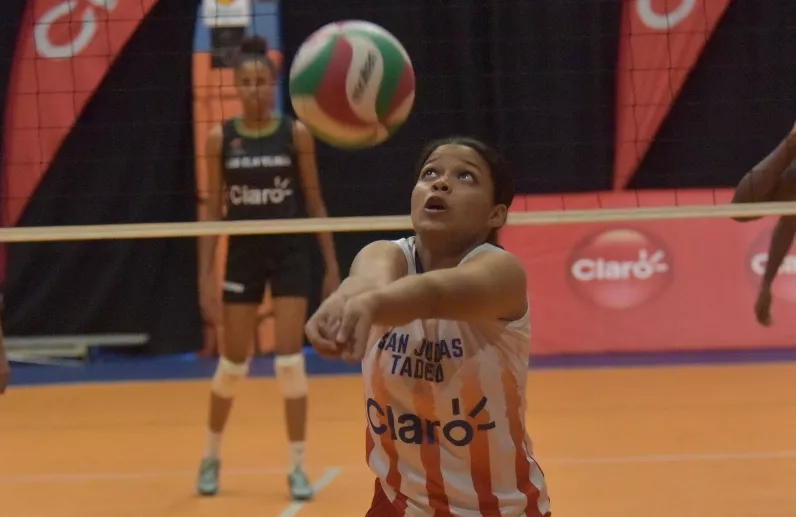 Cuatro equipos avanzan en torneo de voleibol