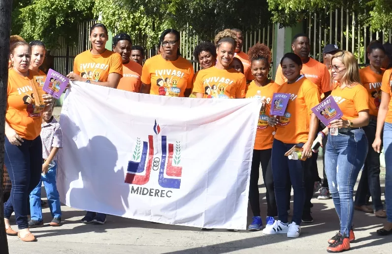 Oficina Género de Miderec marcha  contra feminicidios