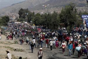 El número de muertos sube a 7 y los heridos superan el centenar en Bolivia