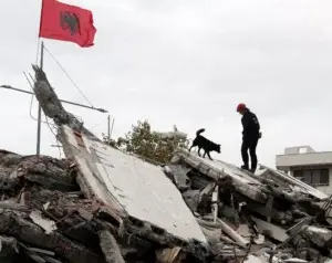 Elevan a 40 los muertos en el terremoto de Albania