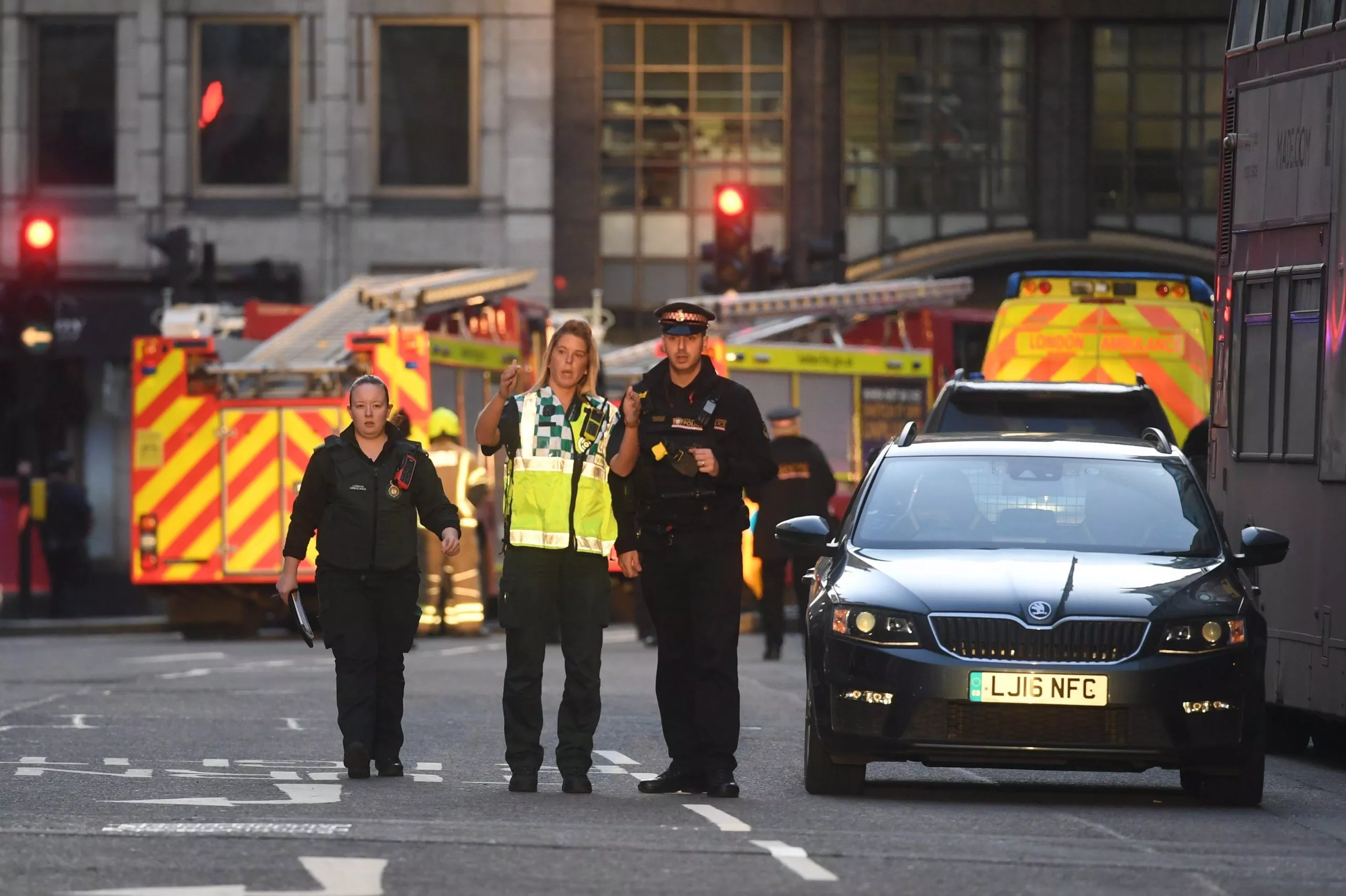 Varias personas apuñaladas cerca del Puente de Londres