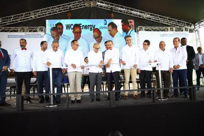 Danilo Medina asiste a puesta funcionamiento parque Washington Capital Solar Park