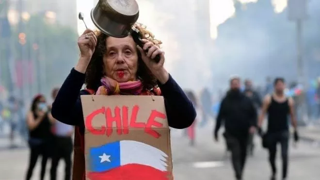 Protestas en Chile: cómo funcionan los sistemas de pensiones en el país sudamericano y en otras naciones de América Latina