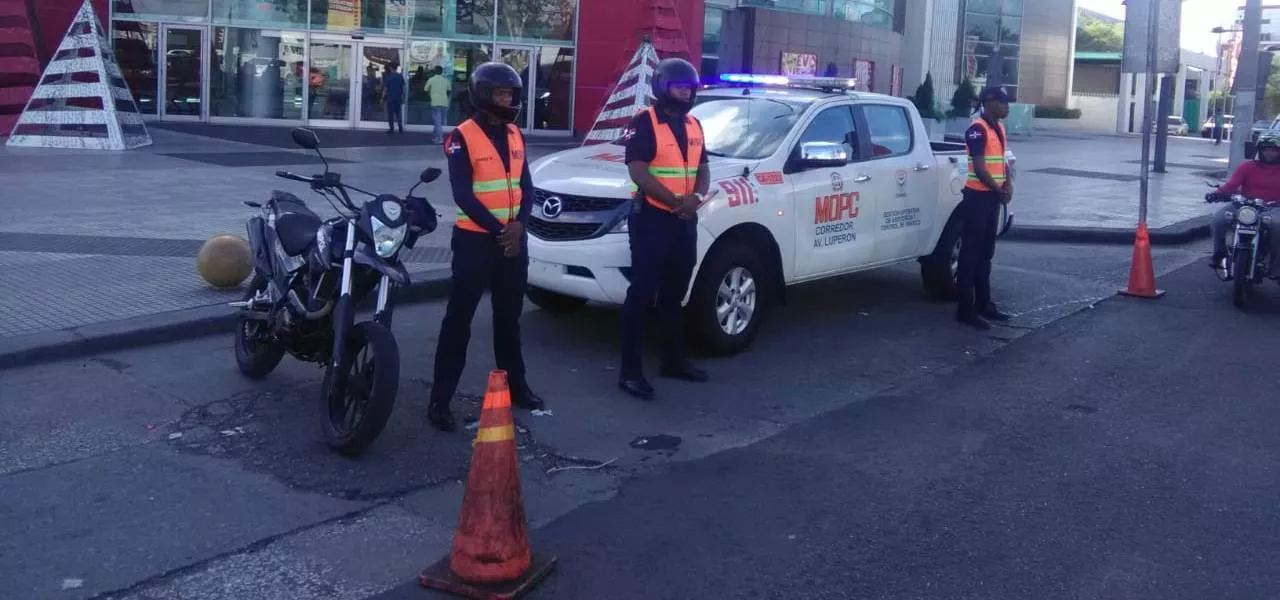 Refuerzan seguridad ciudadana en plazas y avenidas por Viernes Negro