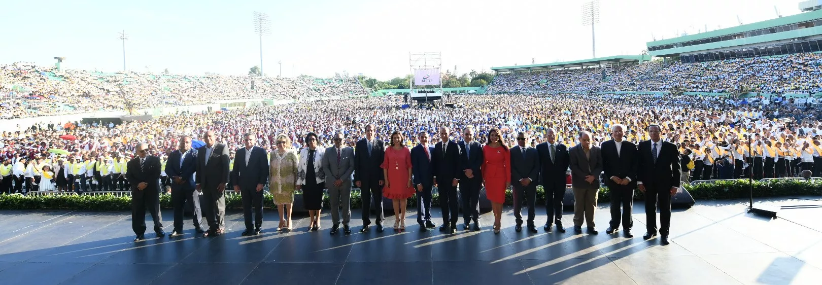 INFOTEP gradúa más de 40 mil egresados en acto en el Estadio Olímpico