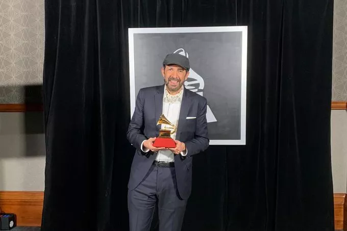 Juan Luis Guerra gana dos  Latin Grammy