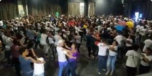 Este domingo 440 parejas buscarán romper récord Guinness bailando merengue