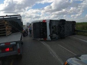 Quince heridos en accidente en la Autovía del Coral están en estado crítico