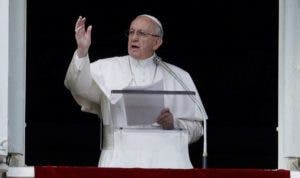 El papa pide “diálogo y autocontrol” ante la “terrible” tensión del mundo