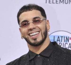 Anuel AA lanza tema y video musical inspirado en Michael Jordan y Kobe Bryant