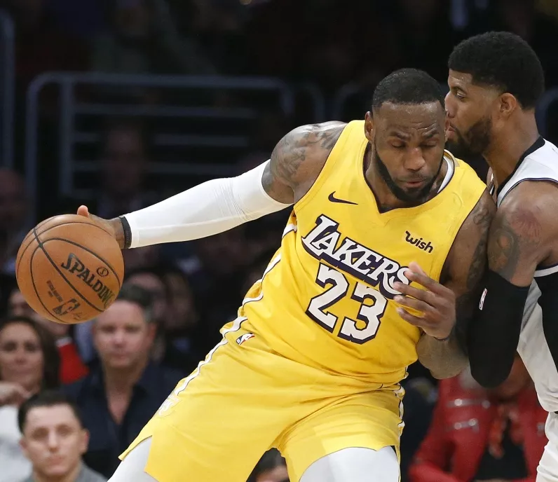 LeBron da malas noticias a los Lakers con lesión en la ingle