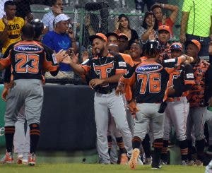 Se arrecia la lucha por puestos clasificatorios en el béisbol invernal