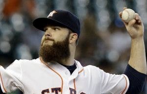 Dallas Keuchel firma con los Medias Blancas