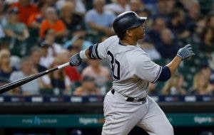 Edwin Encarnación sigue en el radar de los Medias Blancas