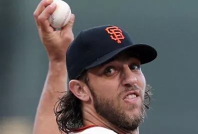 Bumgarner pacta por 5 años con D-backs