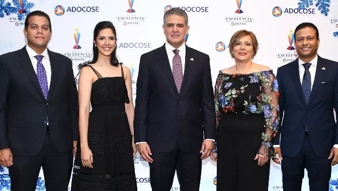 Adocose entrega premios que reconocen la excelencia