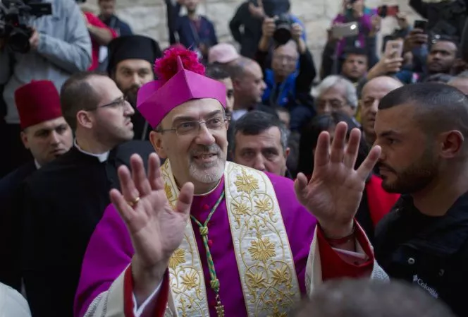 Belén celebra por Nochebuena la llegada del líder católico desde Jerusalén