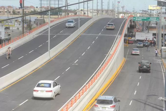 Obras Públicas reanudará esta noche el tránsito  por elevado de la Charles de Gaulle