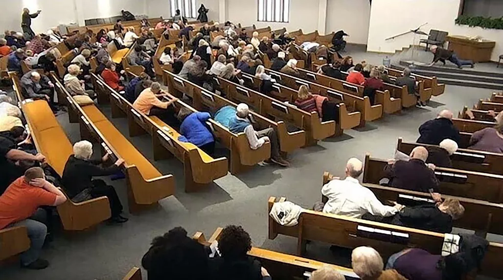 Feligreses acribillan a tiros agresor abrió fuego en iglesia y mató a dos