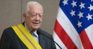 Jimmy Carter es ingresado a un hospital por una infección del tracto urinario