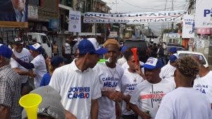 Militantes del PRM se reúnen para participar en caravana de candidatos congresuales y municipales