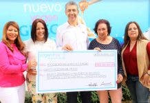 Yogen Früz entrega donativo anual a Mujeres Solidarias