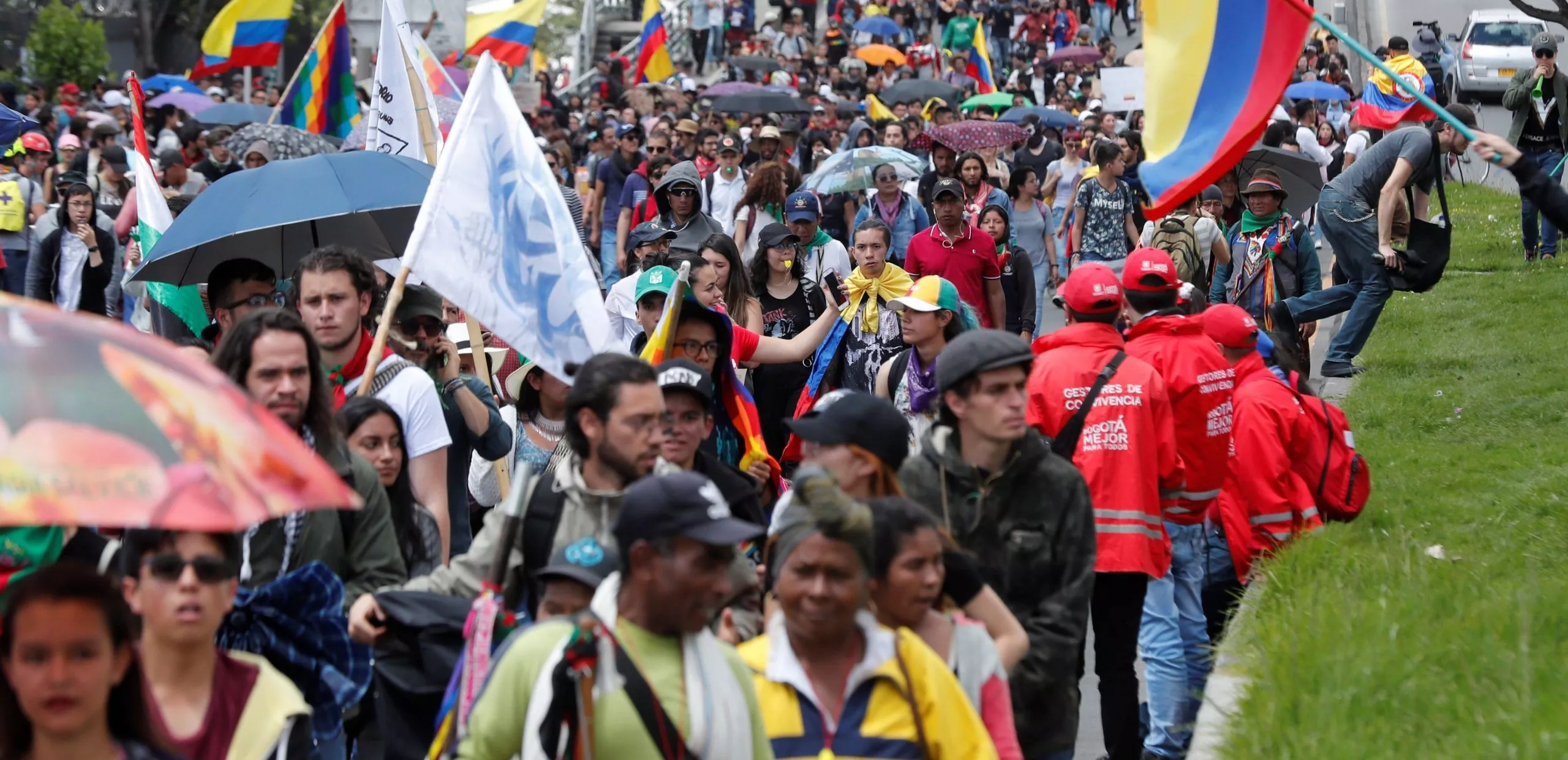 Multitud llena de nuevo la Plaza de Bolívar de Bogotá en rechazo al Gobierno