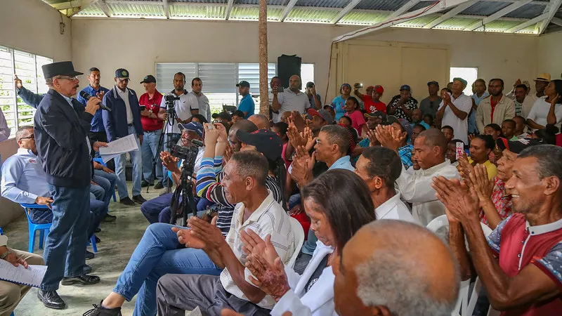 Presidente Danilo Medina promete apoyo a cacaocultores y ganaderos de El Seibo