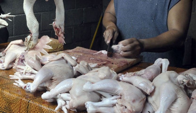 Comerciantes dicen venta  pollos ha disminuido en últimos días