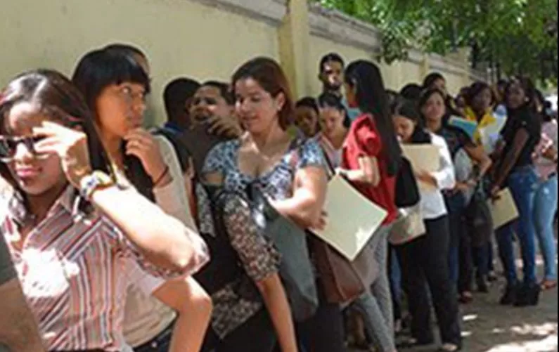 Menos de un tercio de jóvenes trabaja