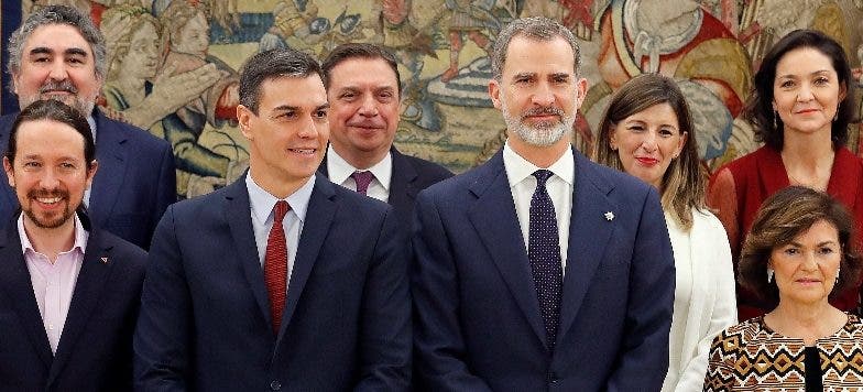 Pedro Sánchez posesiona 22 nuevos ministros