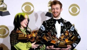 Billie Eilish,  histórica en los Grammy; Rosalía debuta entre aplausos