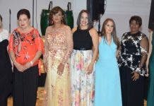 Mujeres Solidarias celebran cena de gala